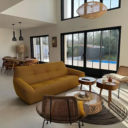 Maison Saint-palais-sur-mer, 5 Pieces, 8 Personnes - Fr-1-539-60 Hotel